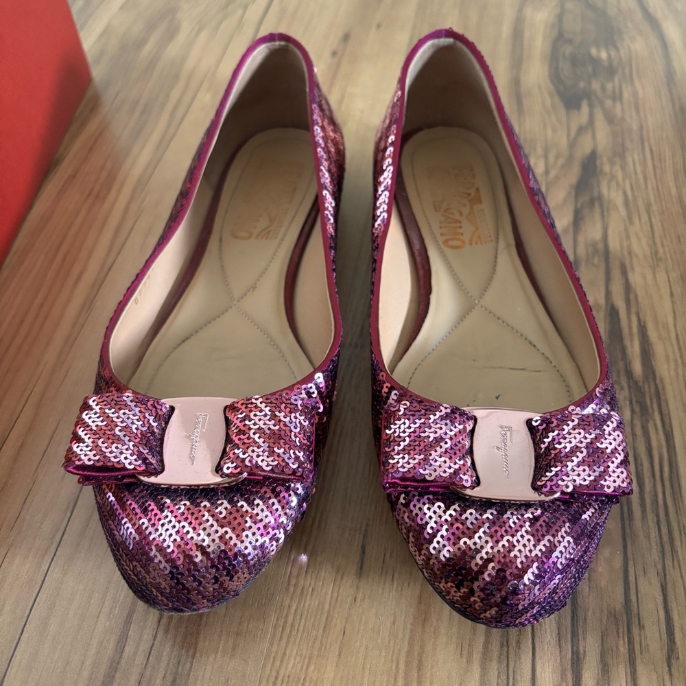Ferragamo Varina Ballet Flats Size 6 Sequin